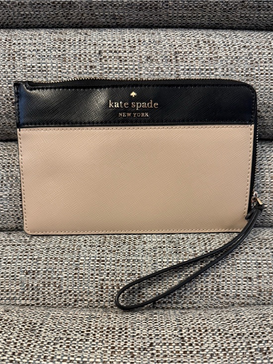 kate spade Handbags - Kate Spade Staci Medium L-Zip Wristlet – Beige/Black Colorblock – LIKE NEW ✨